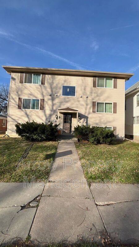 Apartment for rent at 1410 F St #3, Lincoln, NE 68508
