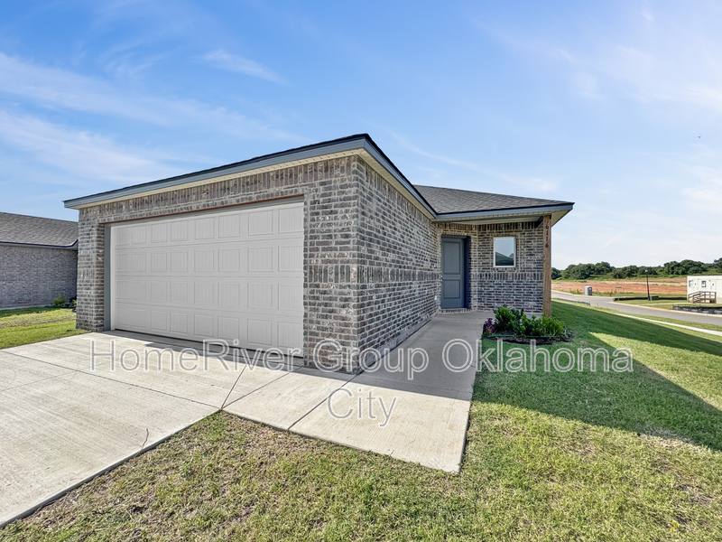 House for rent at 6116 Holm Oak Rd, Edmond, OK 73034