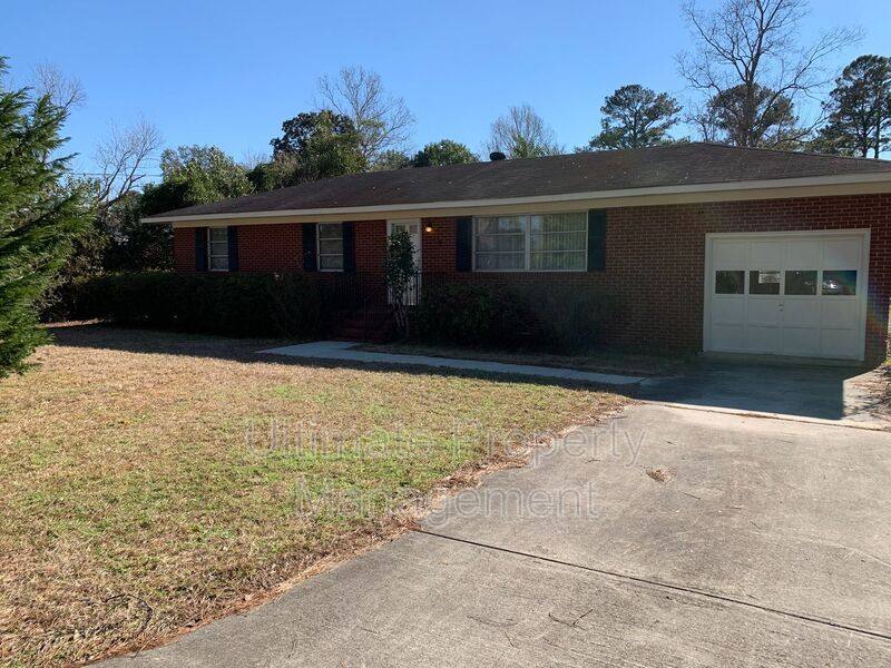 House for rent at 3822 Halifax Rd, Wilmington, NC 28403