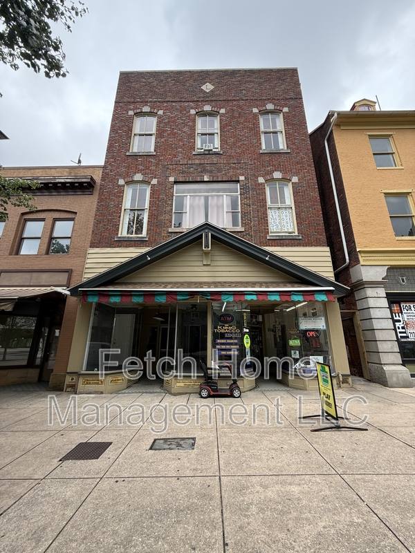 Apartment for rent at 49-51 W Market St #3R, York, PA 17401