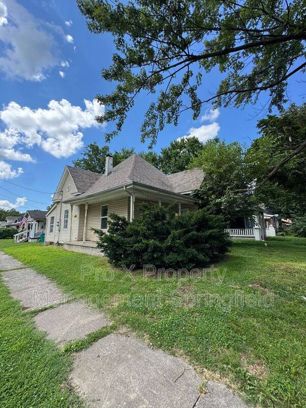 Apartment for rent at 1303 N Main #B, Springfield, MO 65802