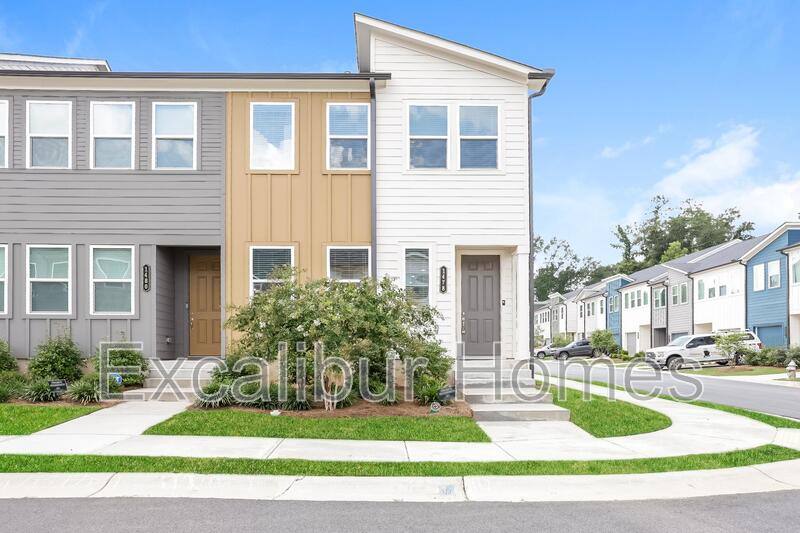 Townhouse for rent at 1478 Pinedale Crescent NW, Atlanta, GA 30318