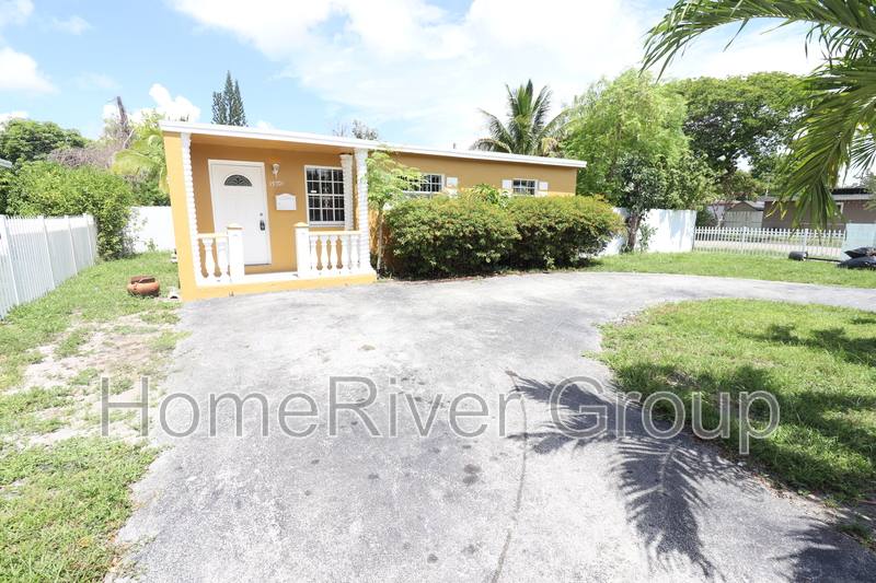 House for rent at 15701 NE 14th Ave, Miami, FL 33162