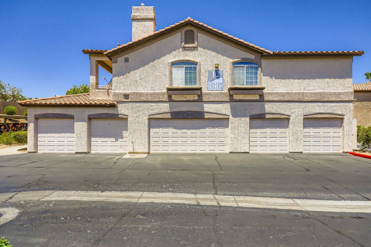 Condo for rent at 75 N Valle Verde Dr, Henderson, NV 89074