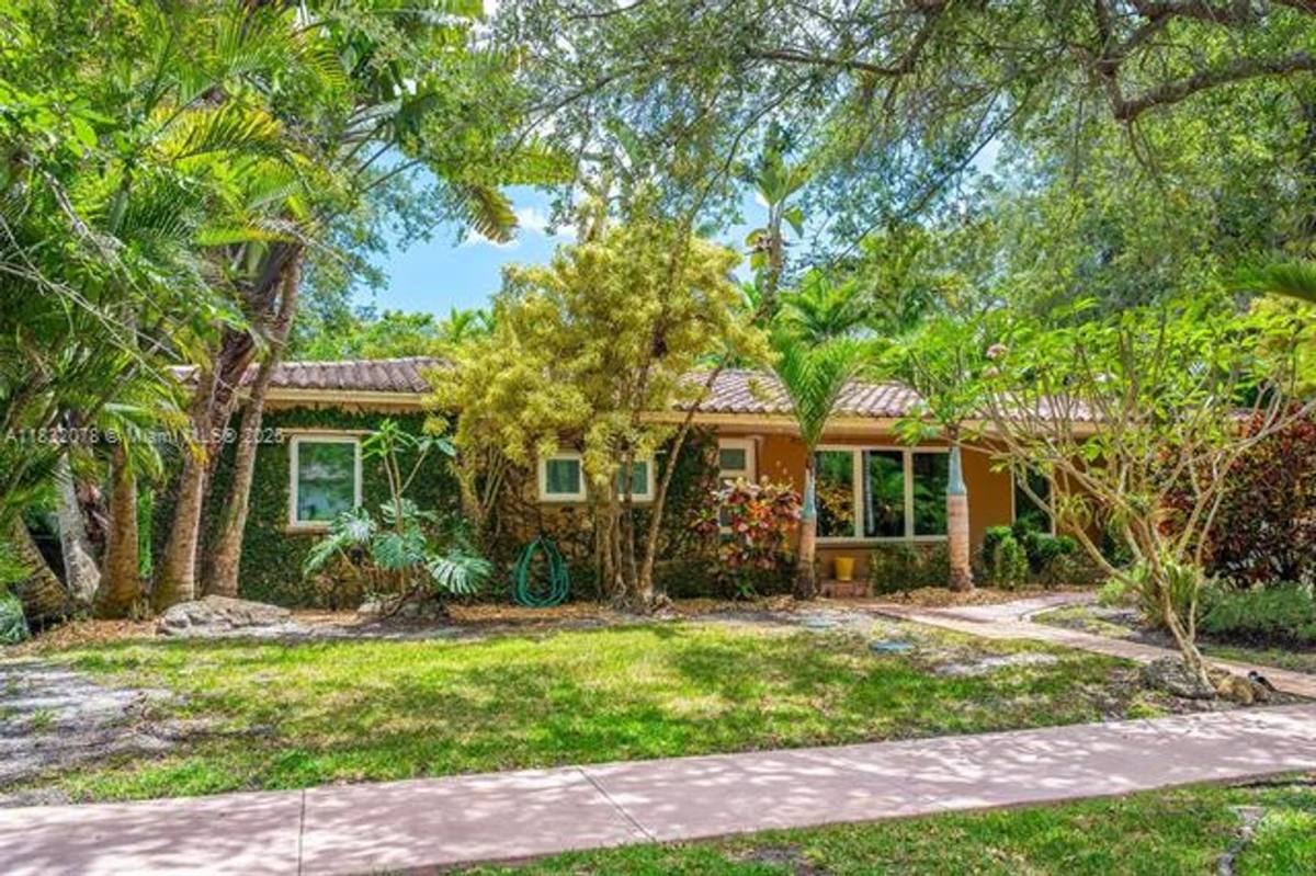 House for rent at 614 San Servando Ave, Miami, FL 33143
