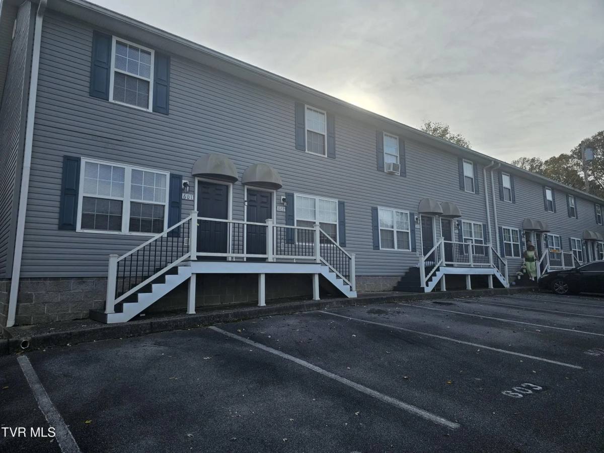 Townhouse for rent at 346 Old Gray Station Rd, Johnson City, TN 37615