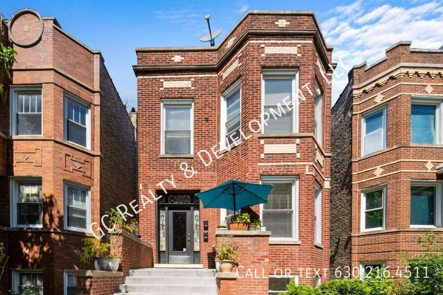 Apartment for rent at 2130 W Iowa St #1R, Chicago, IL 60622