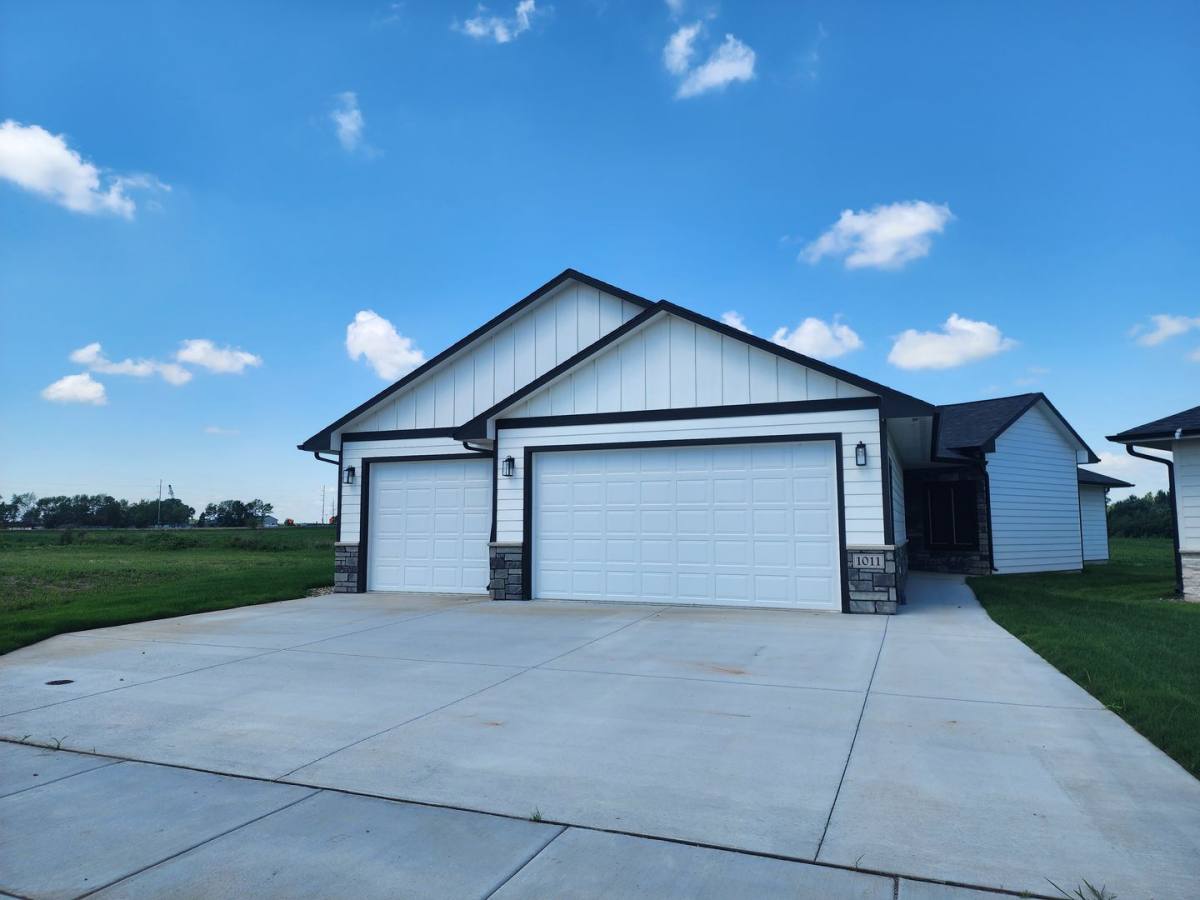 House for rent at 1011 Tortuga Ave, Hartford, SD 57033