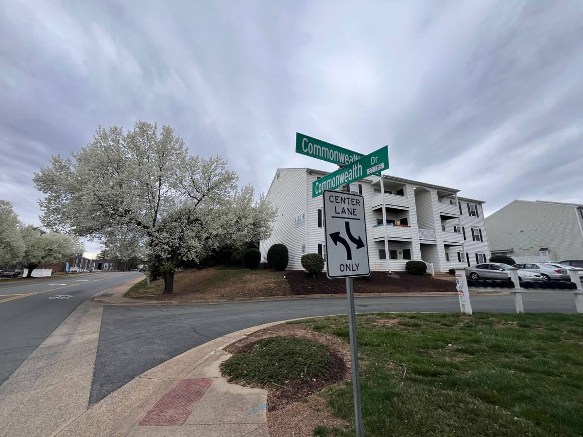 Apartment for rent at 300-332 Commonwealth Court, Charlottesville, VA 22901
