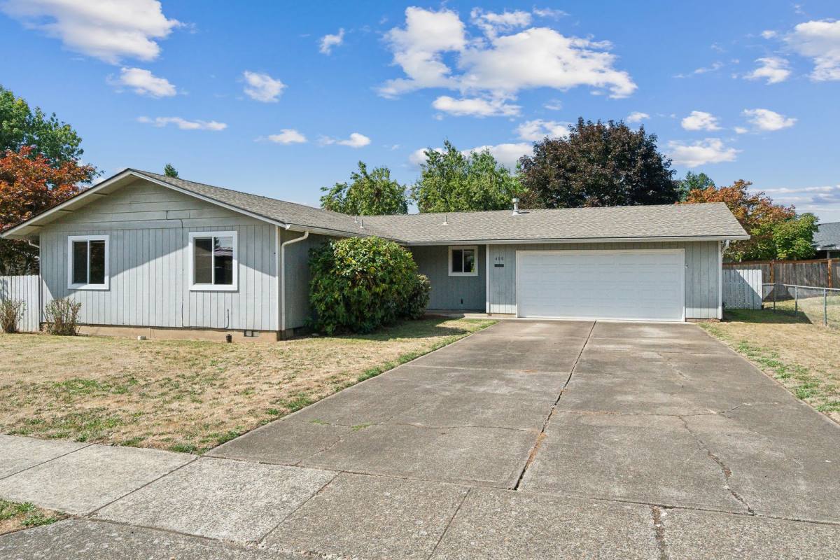 House for rent at 400 S 4th St, Cornelius, OR 97113