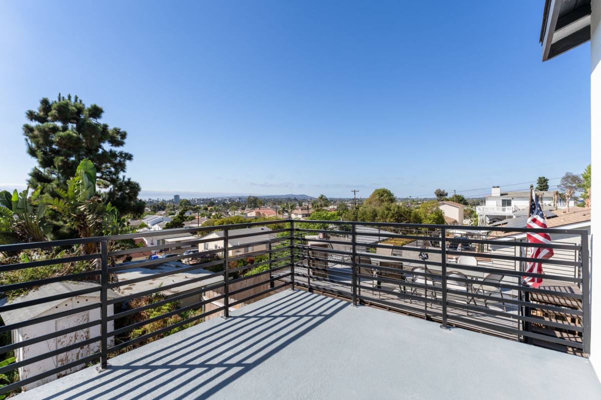 Apartment for rent at 6734 Thomson Court, San Diego, CA 92111
