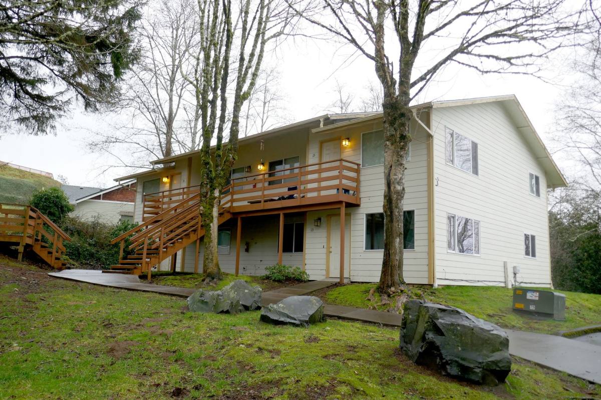 Apartment for rent at 1601 Broadway St, Seaside, OR 97138
