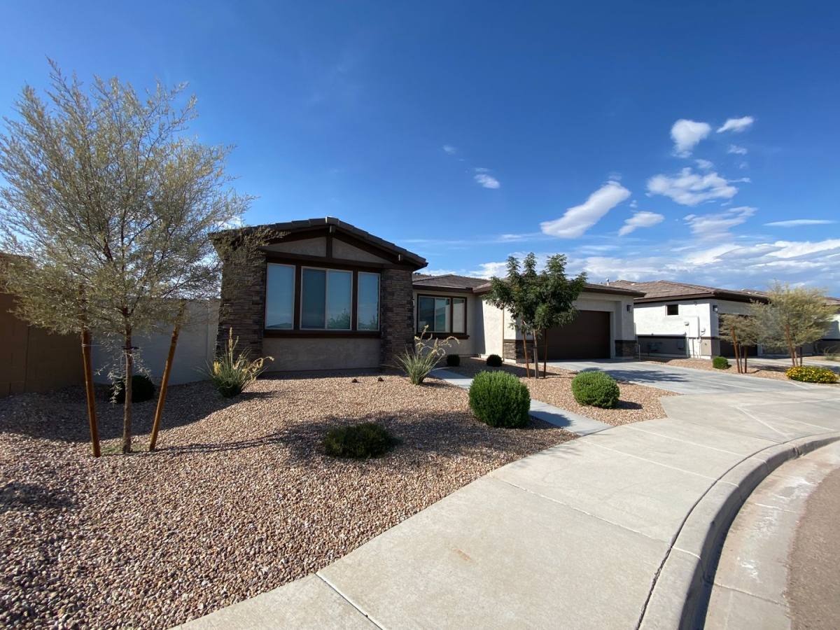 House for rent at 1560 W Avenida Del Valle, San Tan Valley, AZ 85140
