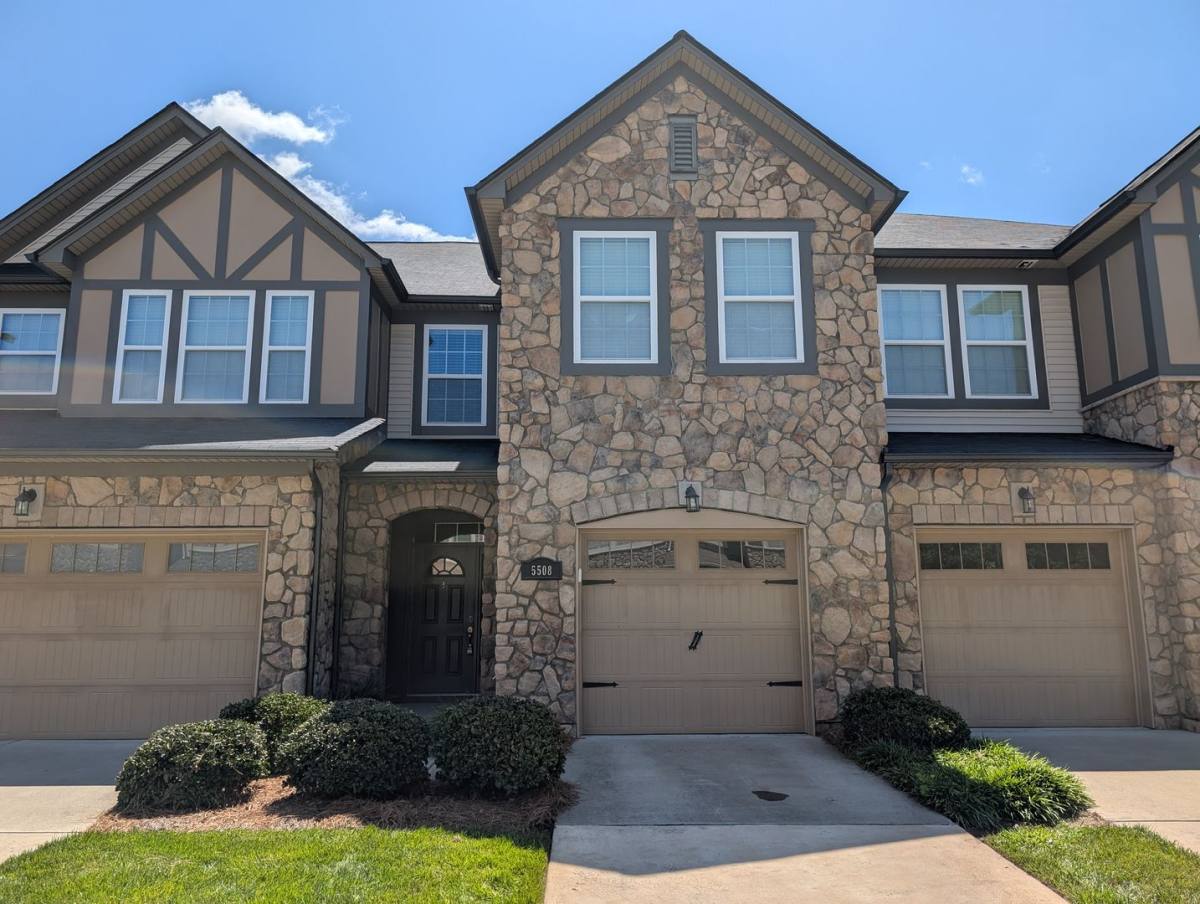 Townhouse for rent at 5508 Trieg Dr, Charlotte, NC 28278