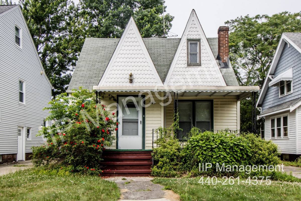House for rent at 340 E 197th St, Cleveland, OH 44119
