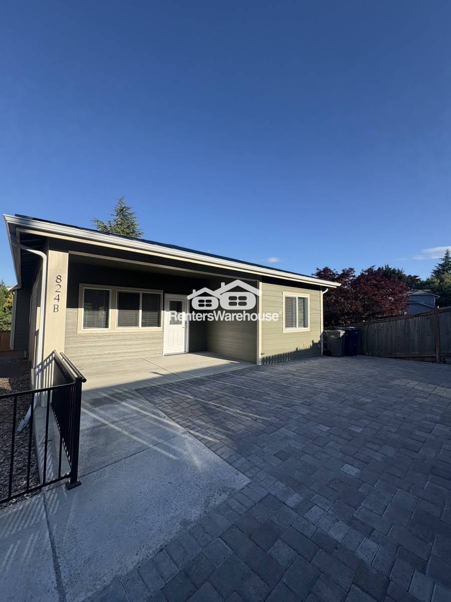 House for rent at 824 149th St SW #B, Lynnwood, WA 98087