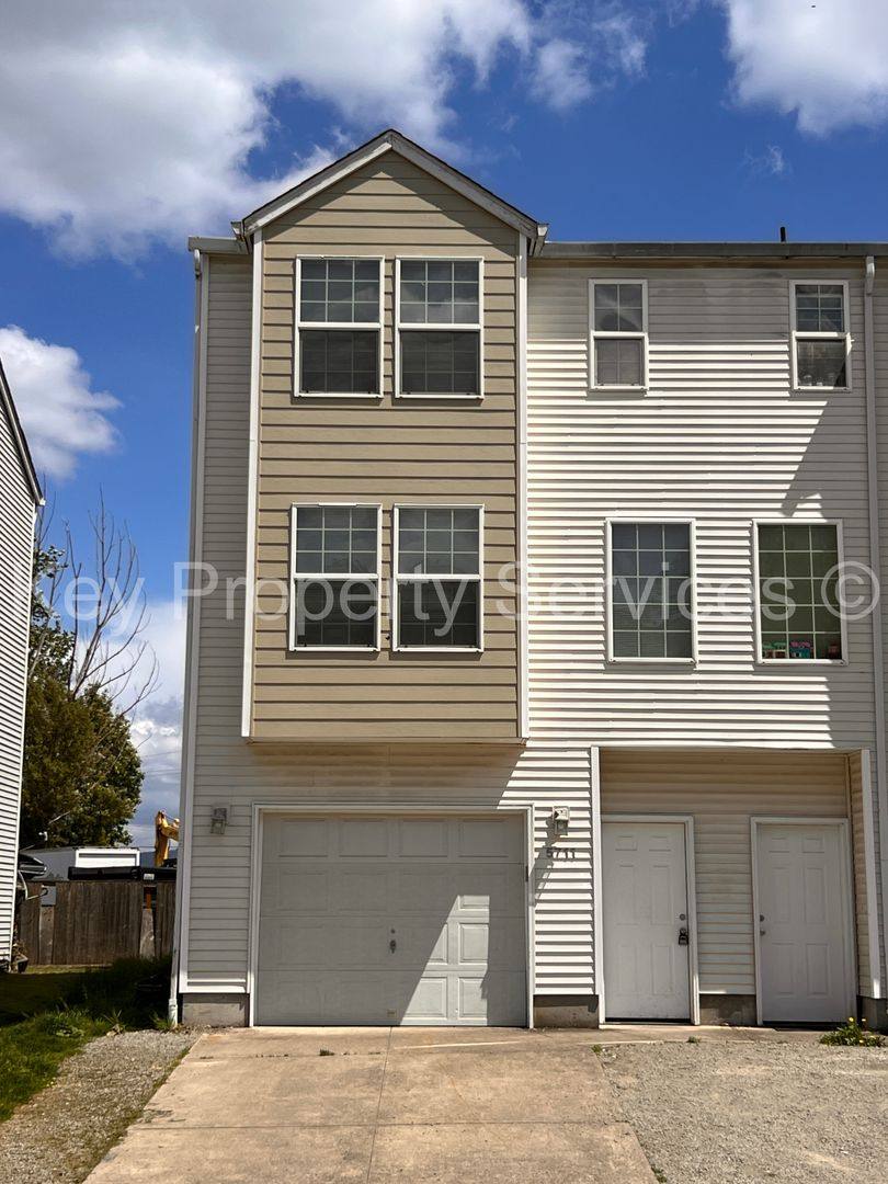 Townhouse for rent at 5711 NE 135th Ave, Vancouver, WA 98682