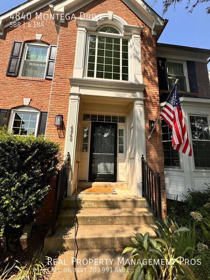 House for rent at 4840 Montega Dr, Woodbridge, VA 22192