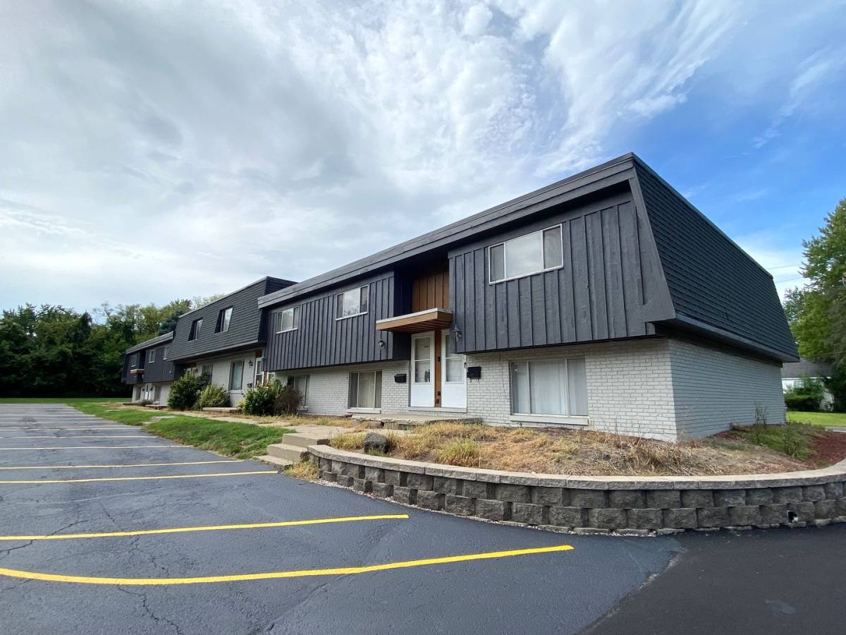 Townhouse for rent at 2100 - 2114 W Otley Rd, Peoria, IL 61604