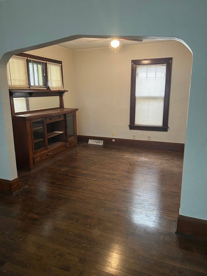 House for rent at 2923 Dupont Ave N, Minneapolis, MN 55411