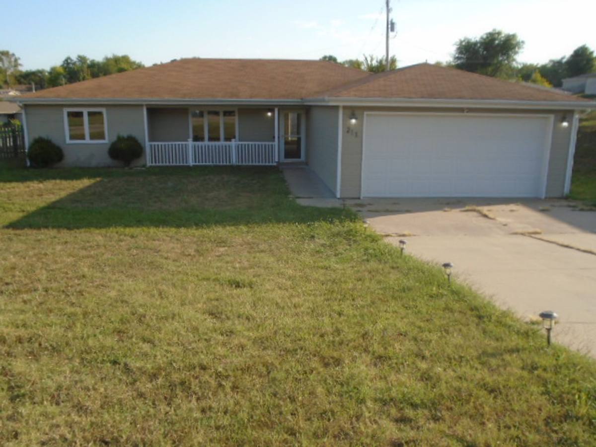 House for rent at 211 William Dr, Ogden, KS 66517