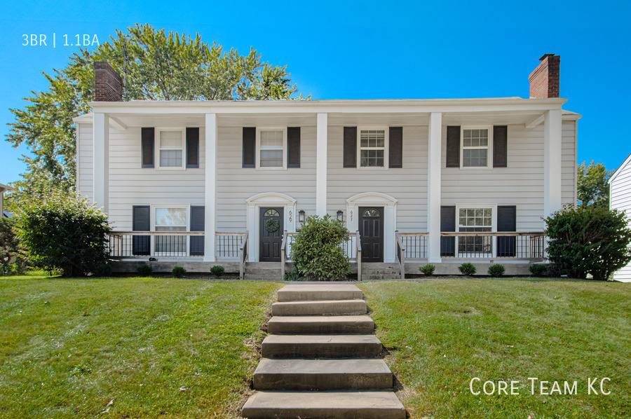 Townhouse for rent at 629 E Meyer Blvd #627, Kansas City, MO 64131