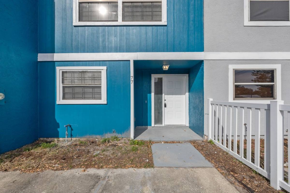 Townhouse for rent at 3151 S Pines Dr, Largo, FL 33771
