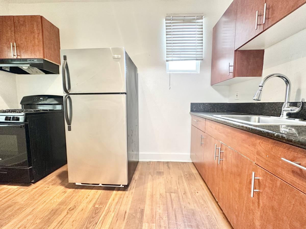 Apartment for rent at 430 S Union Ave #107, Los Angeles, CA 90017