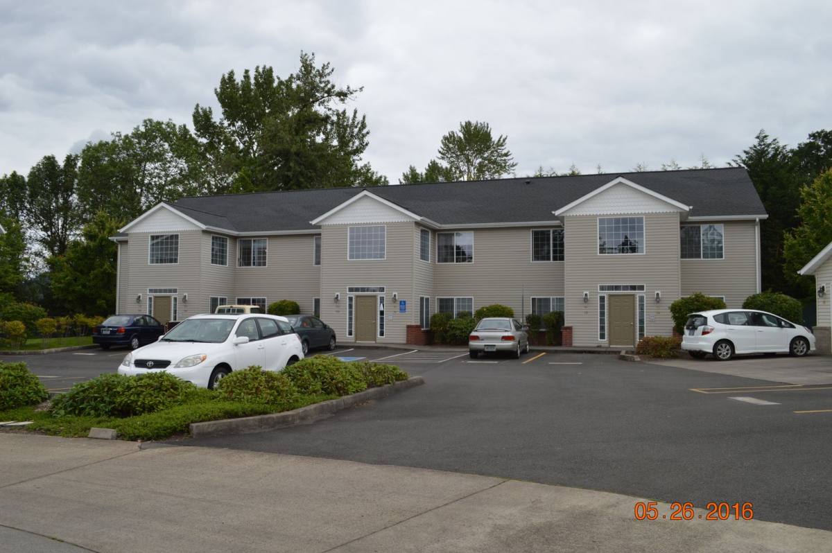 Condo for rent at 100 Weldwood Dr, Lebanon, OR 97355