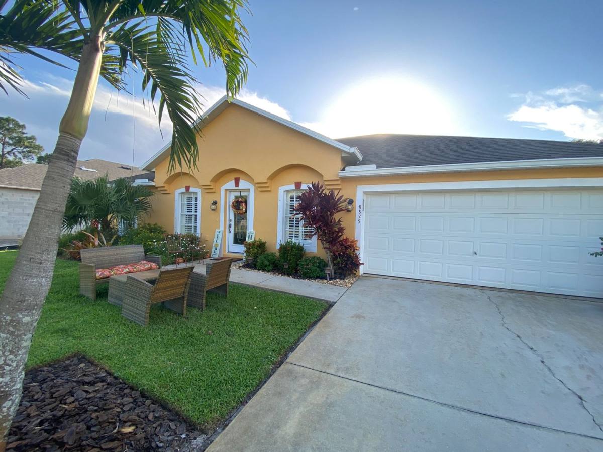House for rent at 8575 105th Court, Vero Beach, FL 32967