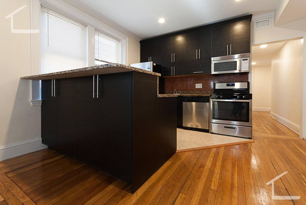 Apartment for rent at 67 Thatcher St #2, Brookline, MA 02446