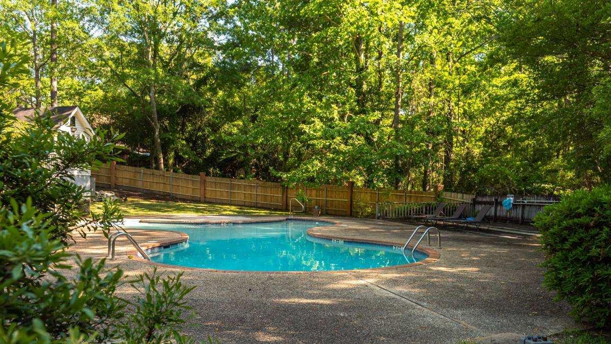 Townhouse for rent at 307 Woodshire Dr, Hattiesburg, MS 39402