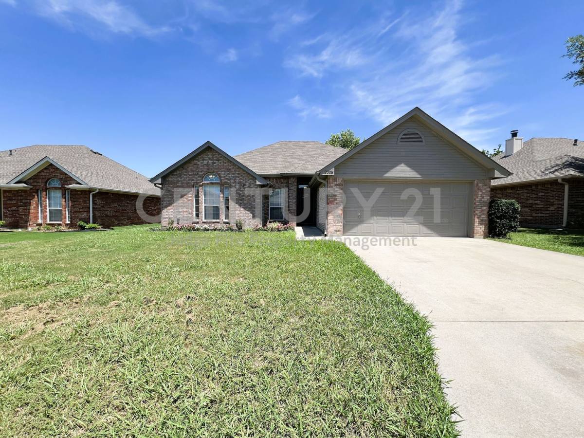 House for rent at 2005 Laney Dr, Sanger, TX 76266
