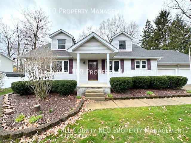 House for rent at 7068 Clingan Rd, Youngstown, OH 44514