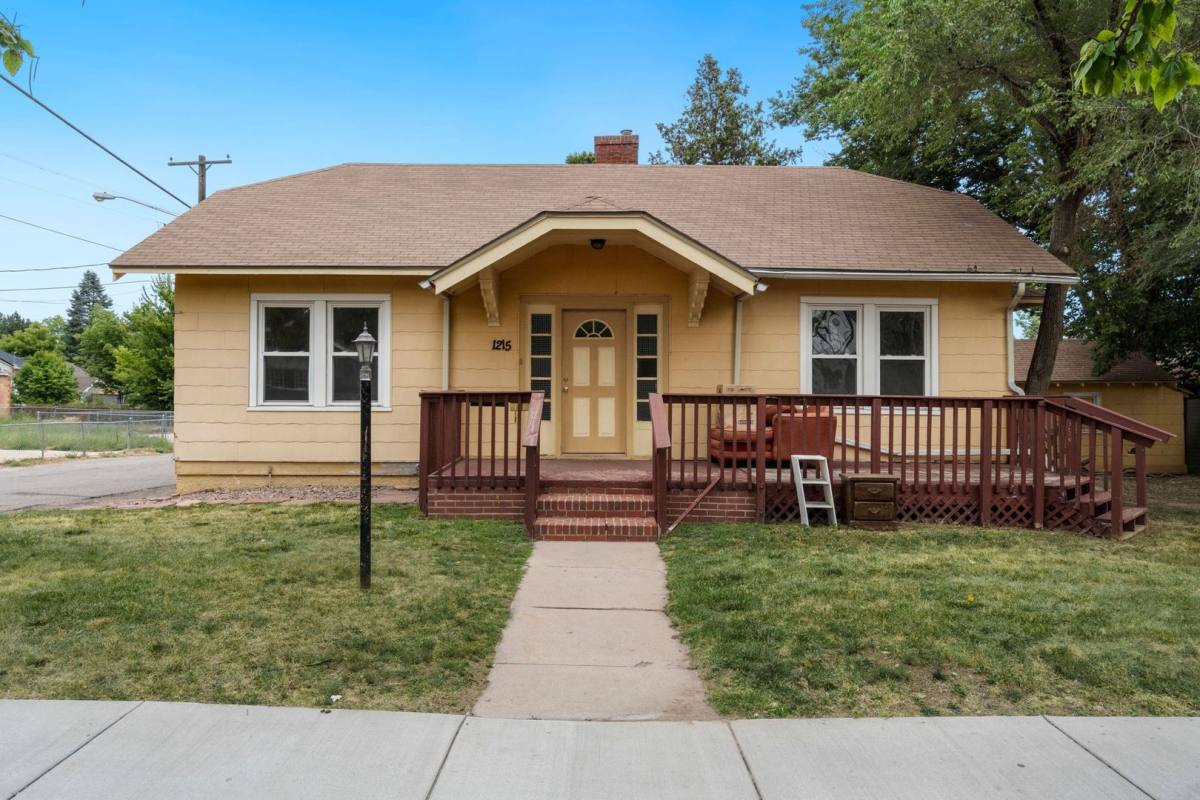 Apartment for rent at 1215 16th St, Greeley, CO 80631