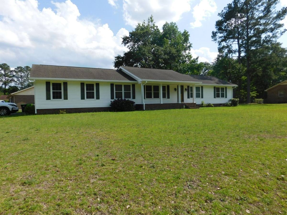 House for rent at 3701 Lavenham Rd, New Bern, NC 28562