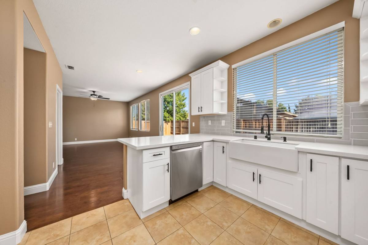 House for rent at 15 Mistyvale Court, Sacramento, CA 95823