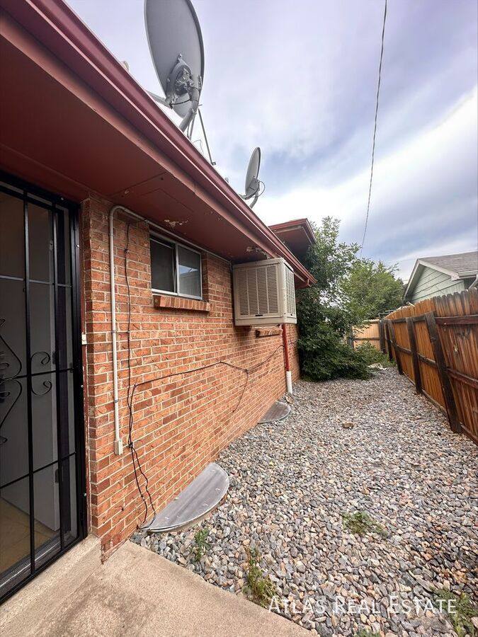 Apartment for rent at 681 N Fraser St #A, Aurora, CO 80011