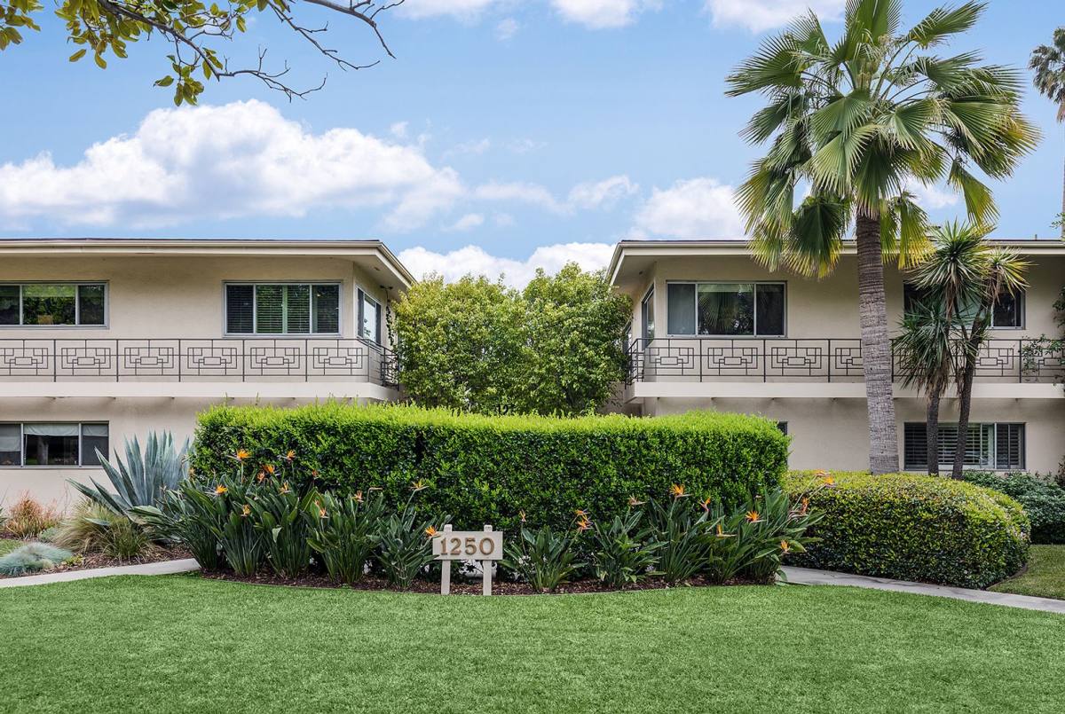 Apartment for rent at 1250 S Orange Grove Blvd, Pasadena, CA 91105