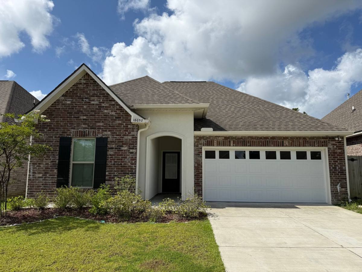 House for rent at 16052 Summer Gardens Ave, Baton Rouge, LA 70811