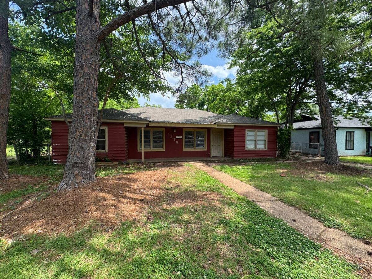 House for rent at 1328 Shamrock St, Bossier City, LA 71112