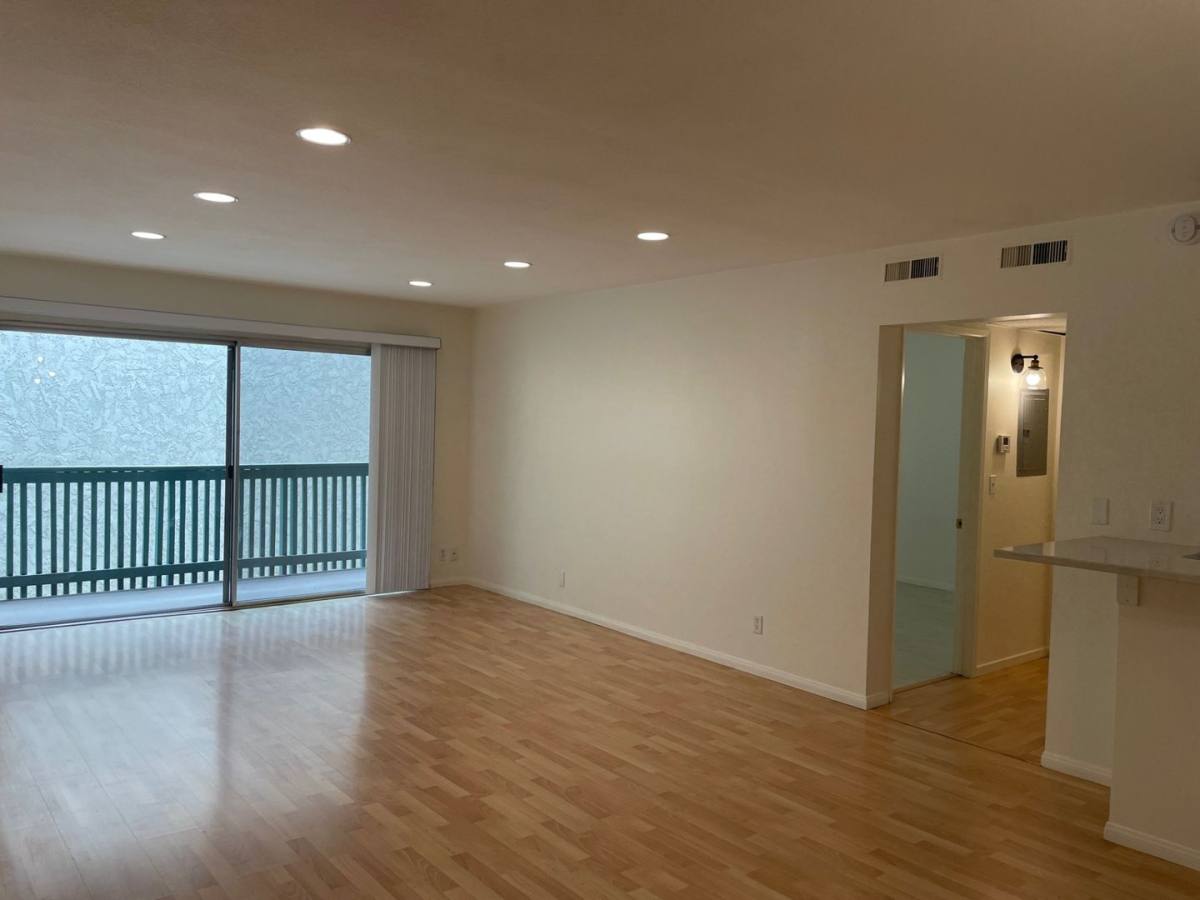 Apartment for rent at 412 N Bellflower Blvde, Long Beach, CA 90814