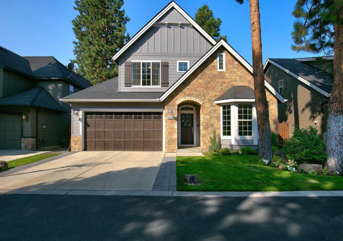 House for rent at 61096 Snowbrush Dr, Bend, OR 97702