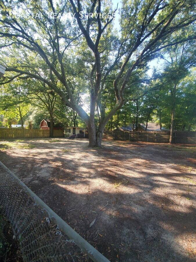 House for rent at 300 21st St, Niceville, FL 32578