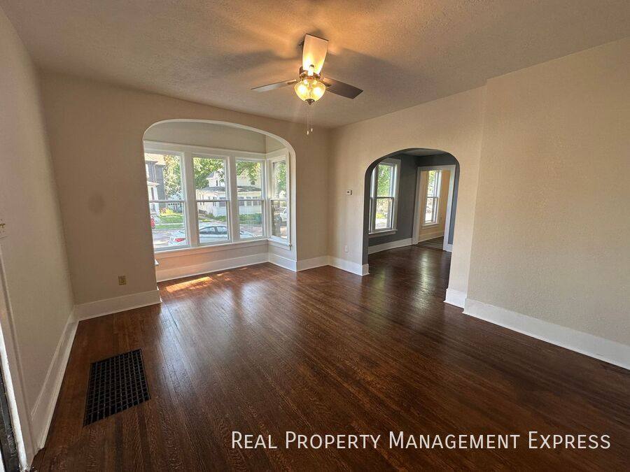 Apartment for rent at 427 S Prairie Ave, Sioux Falls, SD 57104