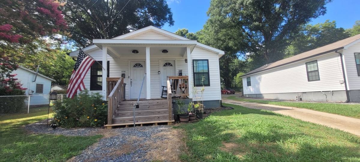 Apartment for rent at 528 - 530 N Church St, Mooresville, NC 28115