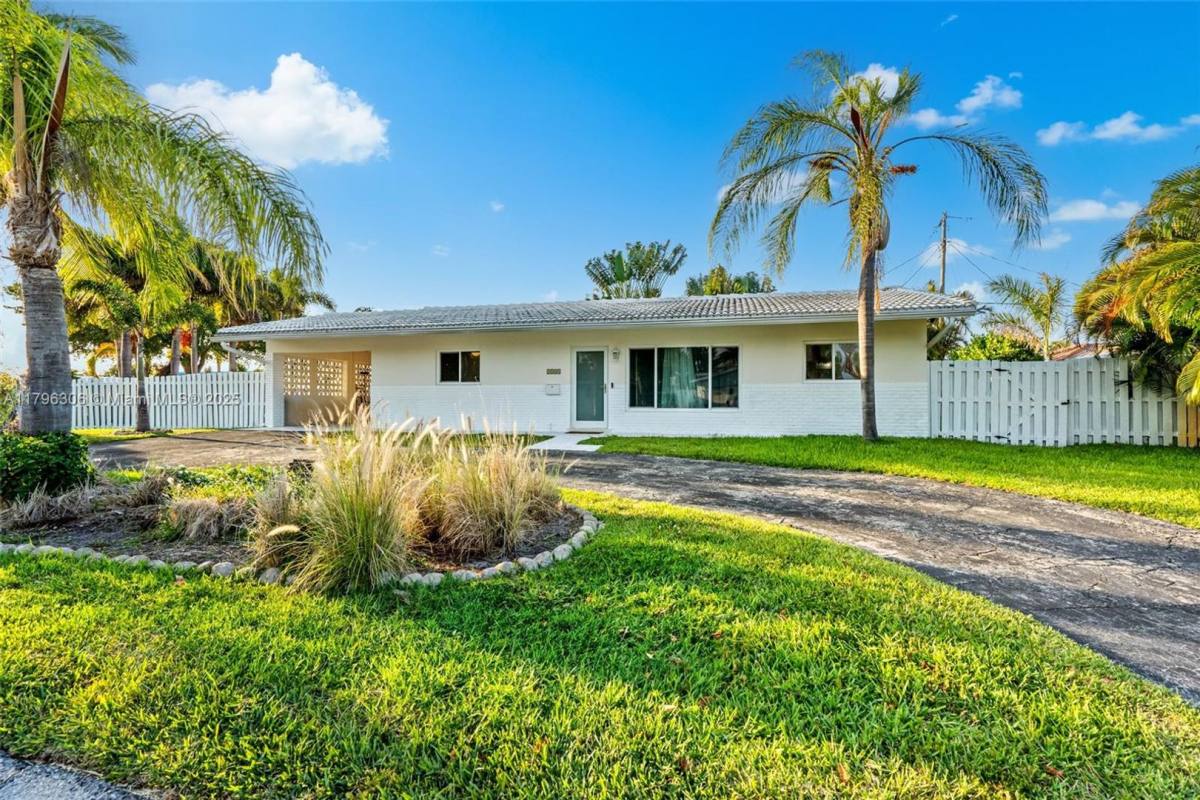 House for rent at 2231 NE 38th St, Pompano Beach, FL 33064
