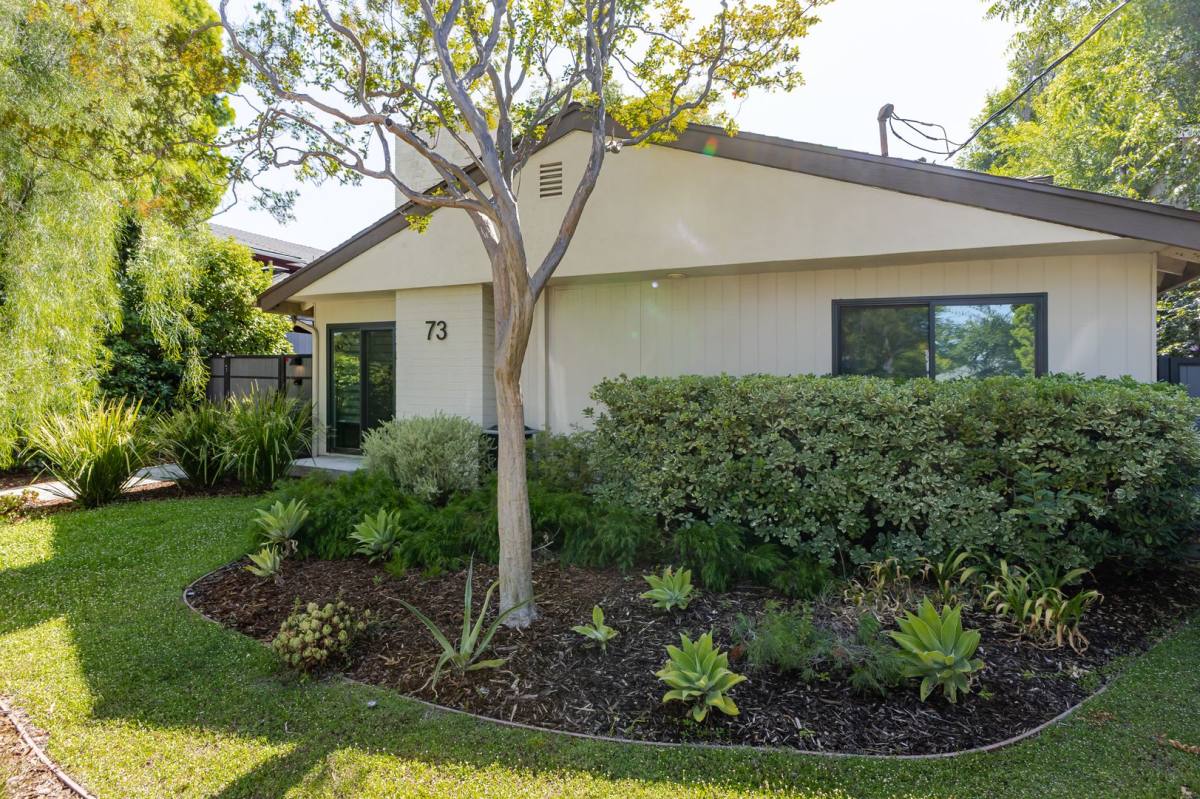 Apartment for rent at 73 S Daisy Ave, Pasadena, CA 91107
