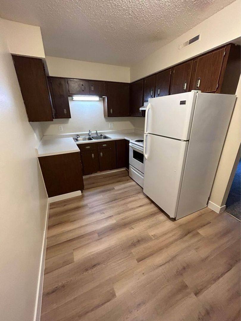 Apartment for rent at 306 S J St, Indianola, IA 50125