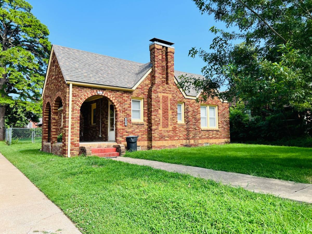 House for rent at 831 S Indianapolis Ave, Tulsa, OK 74112